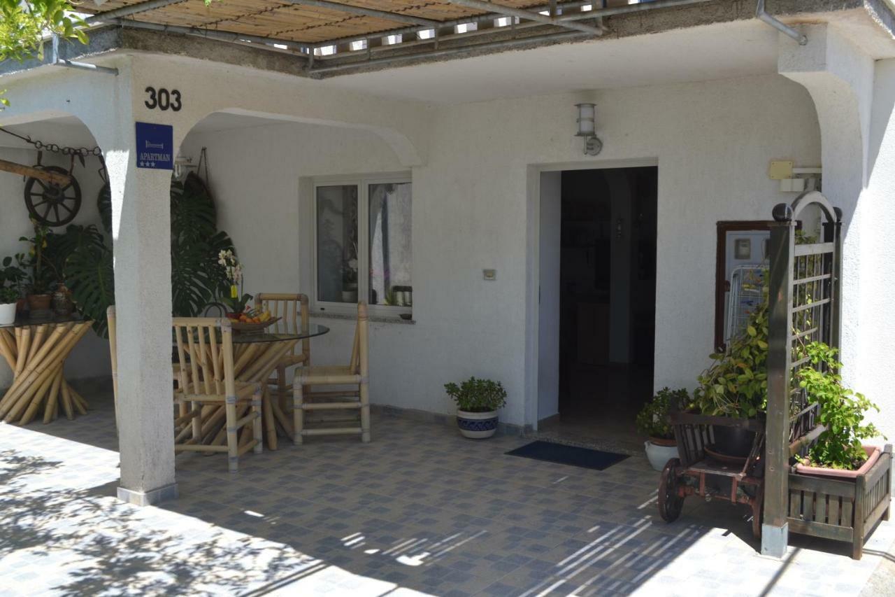 Villa Ester Lopar Exterior photo